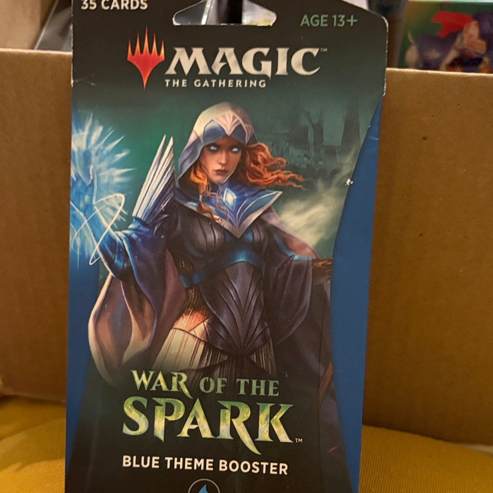 Magic: The Gathering War of the Spark Blue Theme Booster